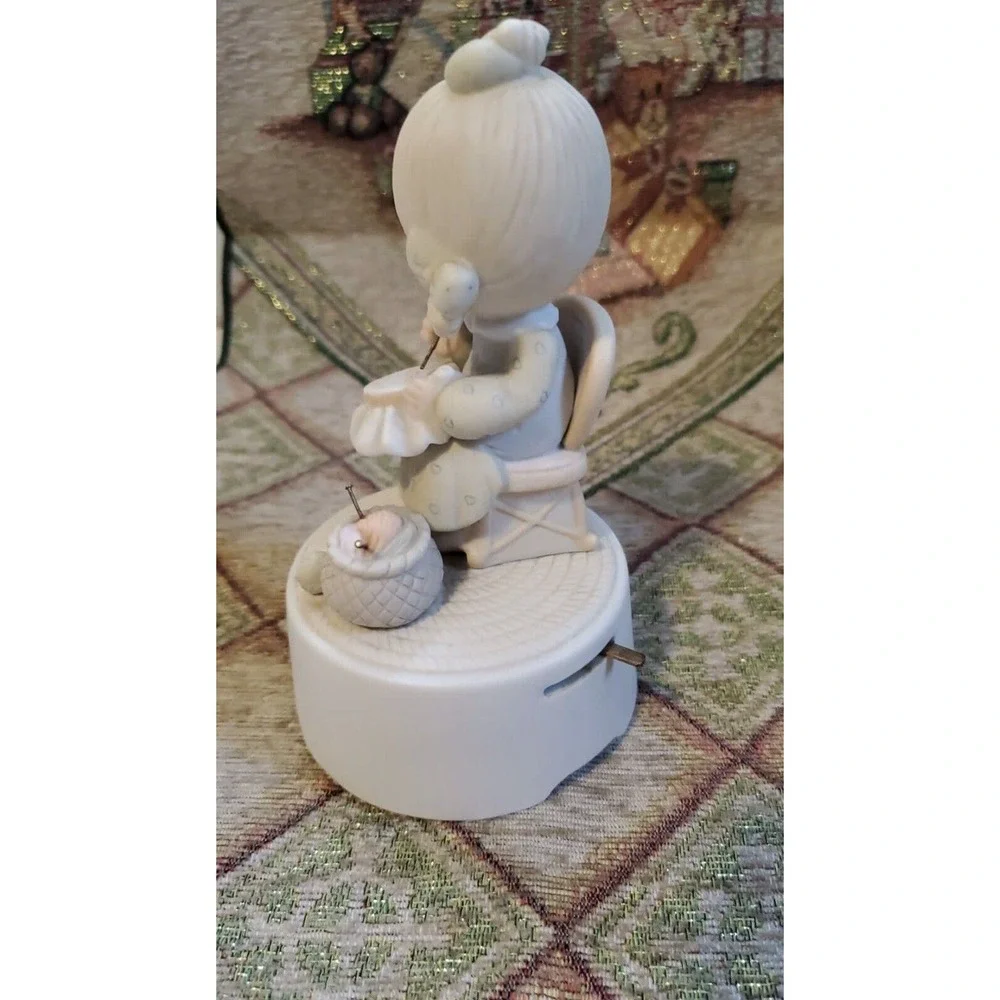 Precious Moments Music Box‎  - Mother Sew Dear - #E-7182